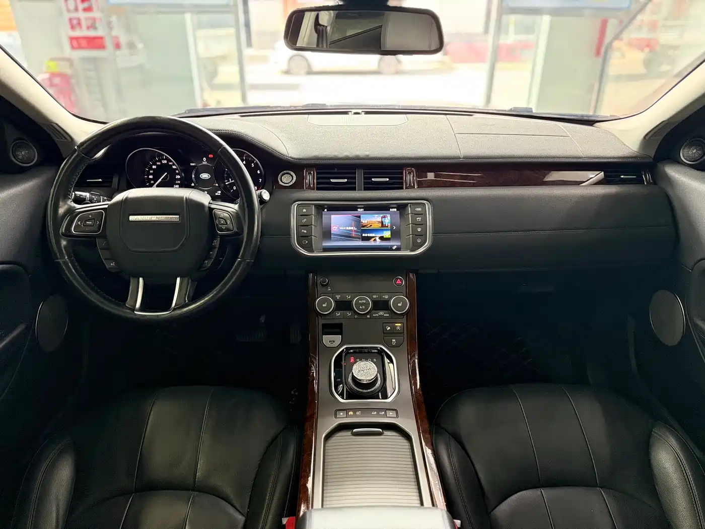 Land Rover Range Rover Evoque 2017 2.0T SE Smart Shine Edition фото 23