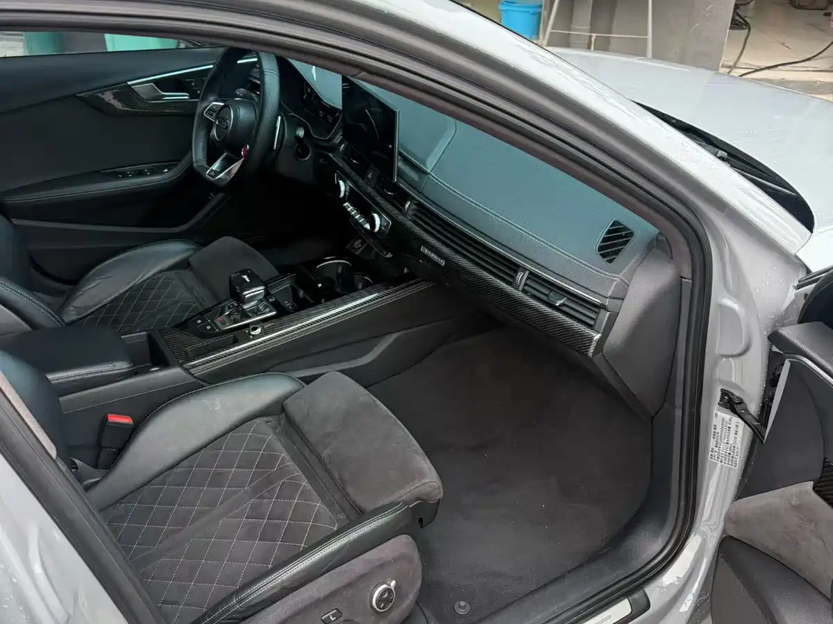 Audi RS 4 2019 RS 4 2.9T Avant фото 8