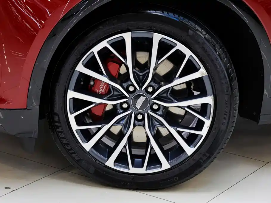 Cadillac GT4 2023 2023 28T Platinum Edition