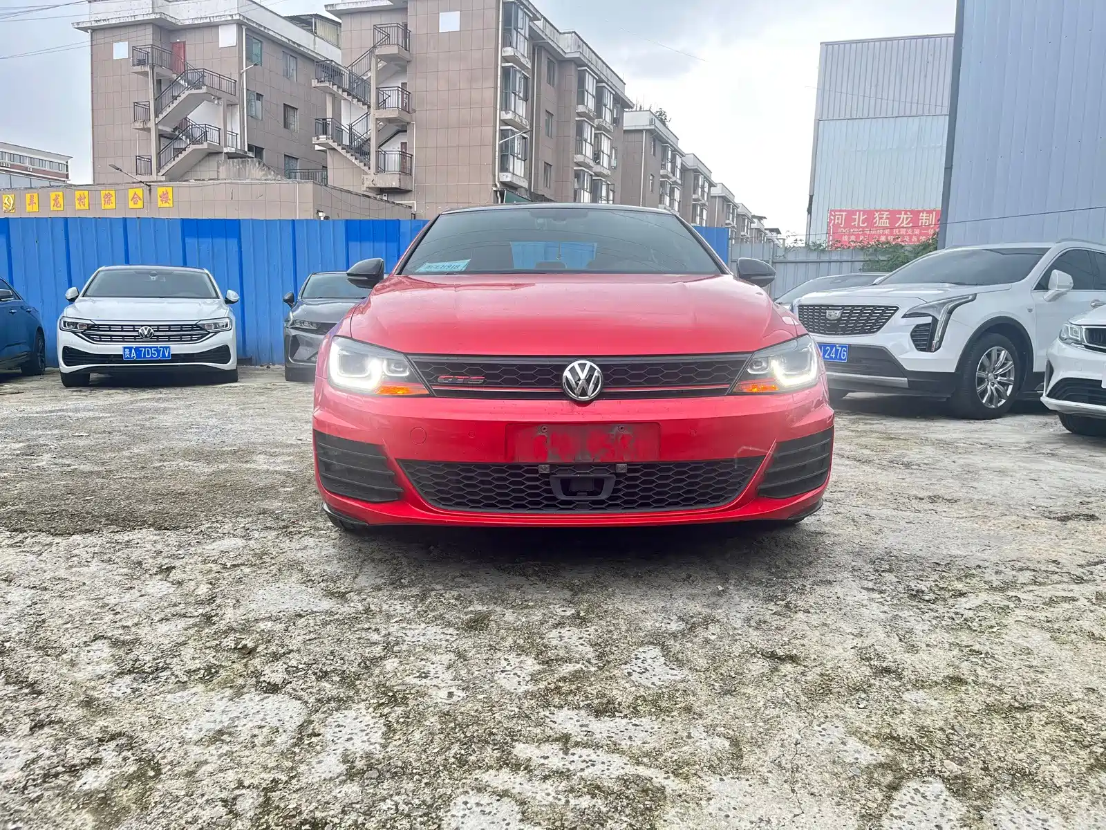 Photo 2 - Volkswagen Lamando