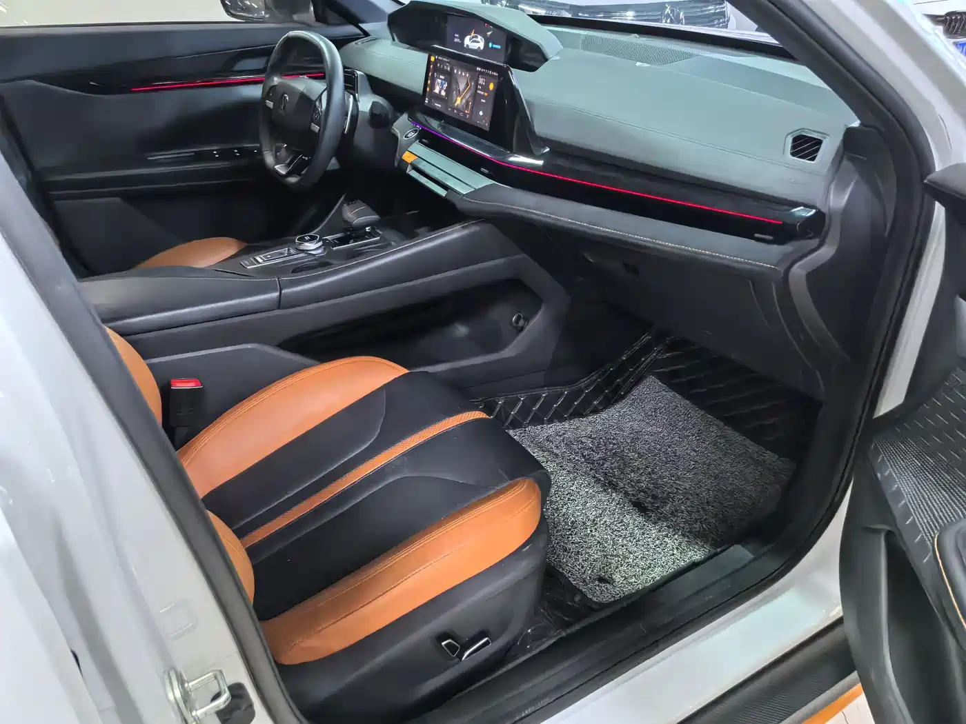 Changan UNI-V 2025 2024 1.5T Deluxe Sport