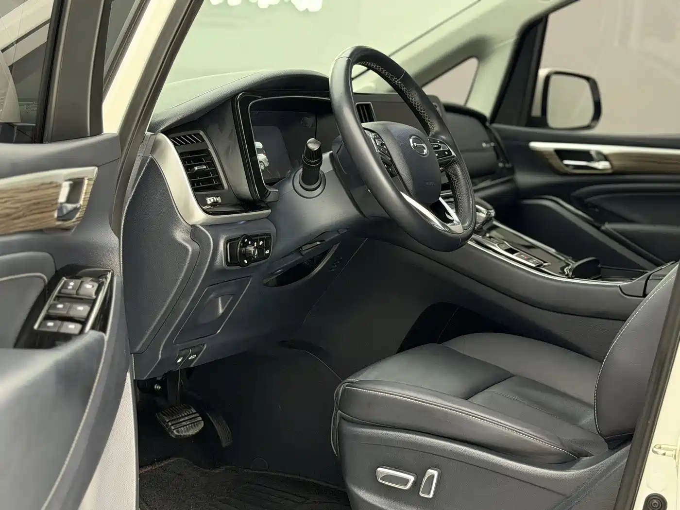 GAC Trumpchi Trumpchi M8 2021 Leading Show Series 390T Premium Edition фото 3