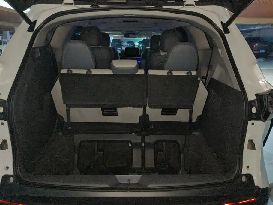 Toyota Granvia 2024 2023 2.5L Hybrid Comfort Edition