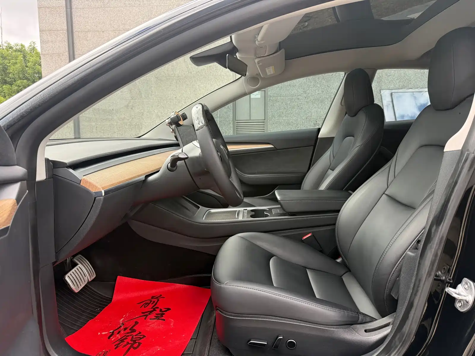 Фото 4 - Tesla Model 3