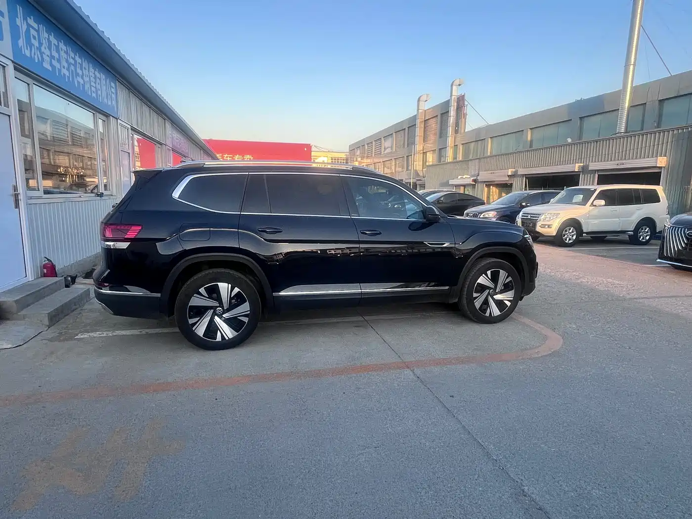 Volkswagen Teramont 2024 380TSI 4WD Prestige Luxury Edition фото 3