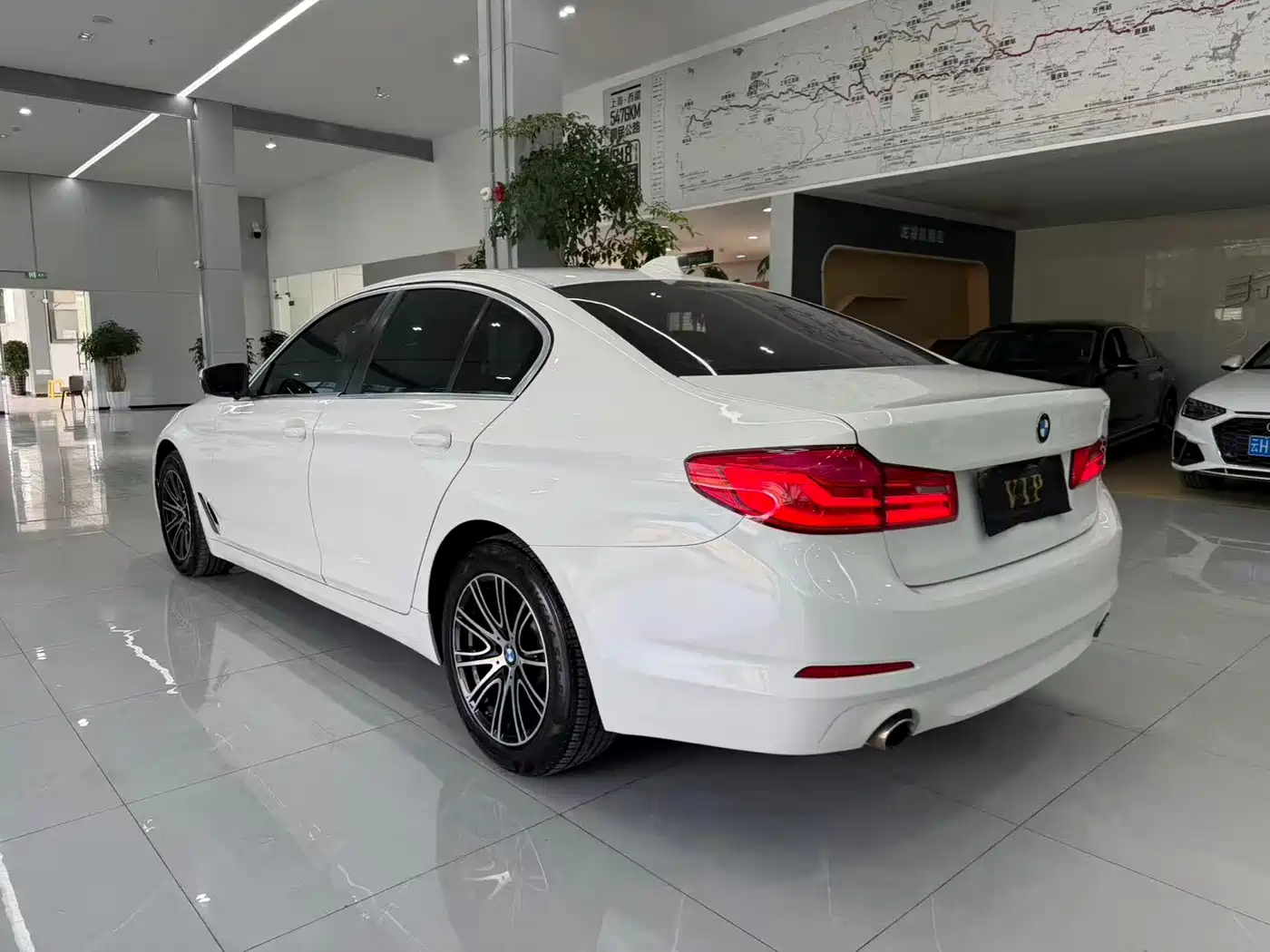 BMW 5 Series (Import) 2019 525i M Sport Package фото 12