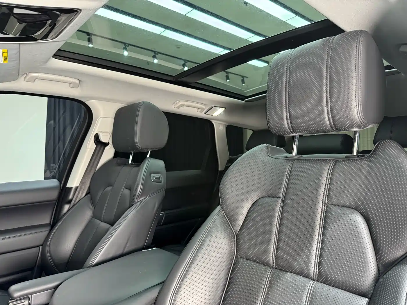 Land Rover Range Rover Sport 2016 Model 3.0 SC V6 HSE DYNAMIC фото 44