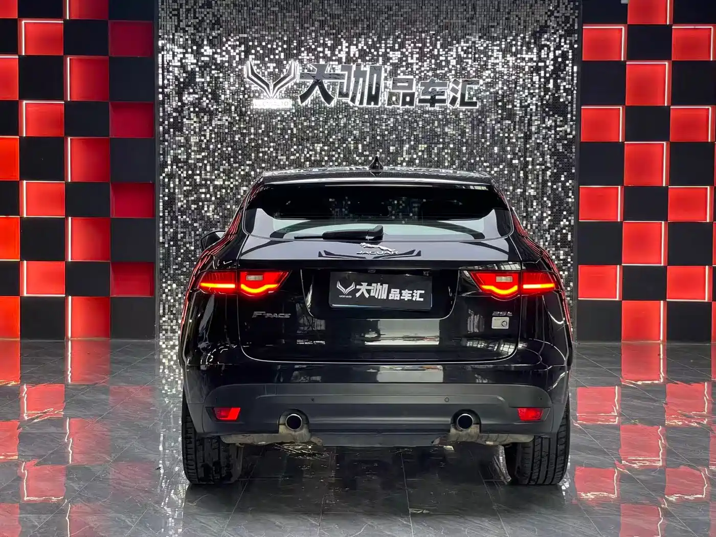 Фото 5 - Jaguar F-PACE