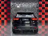 Photo 5 - Jaguar F-PACE
