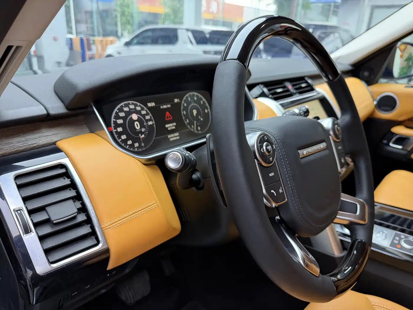 Land Rover Discovery 2017 3.0 SC V6 HSE фото 7
