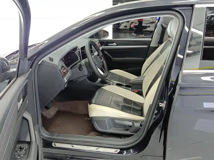 Volkswagen Lavida 2023 300TSI DSG Starlight Full Comfort Edition фото 9