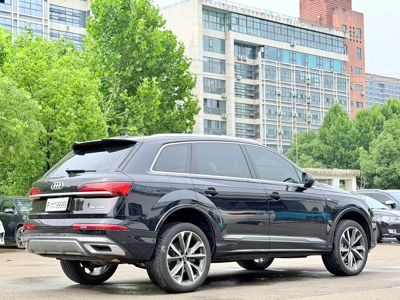 Фото 6 - Audi Q7