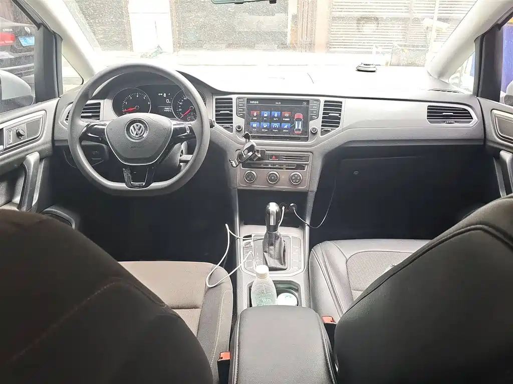 Volkswagen Golf Sportsvan 2016 1.6L Automatic Comfort фото 13
