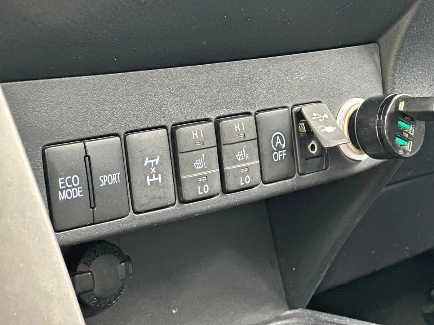 Toyota RAV4 Rongfang 2016 2.5L Automatic 4WD Elite фото 6