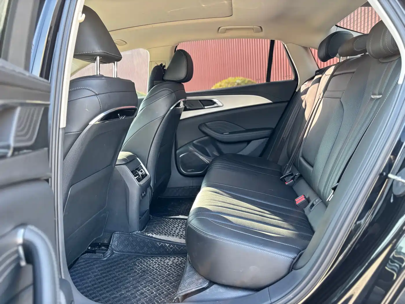 Hongqi H5 2024 1.5T DCT Smart Connect Flag Rhythm Edition фото 12