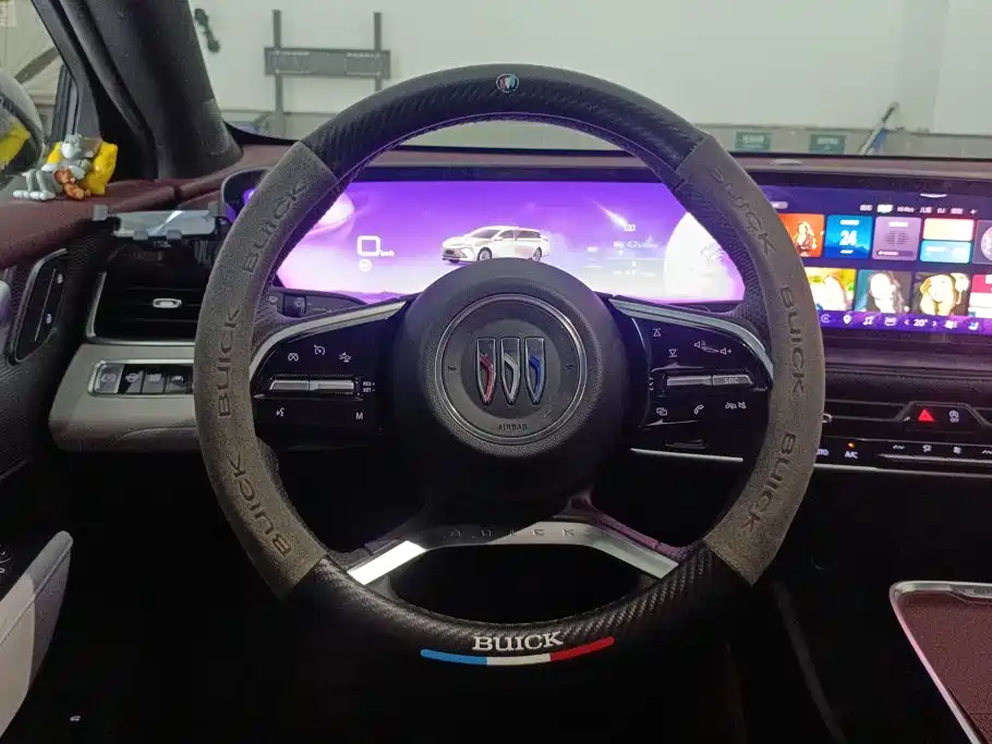 Buick LaCrosse 2025 2025 Model 28T Platinum Edition