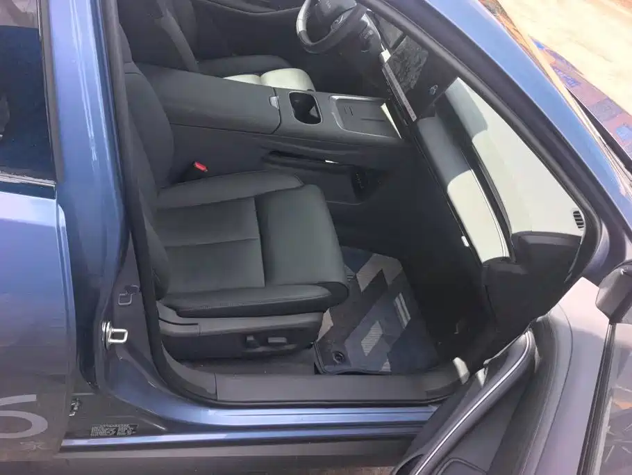Nissan N6 2025 2025 Mid Configuration