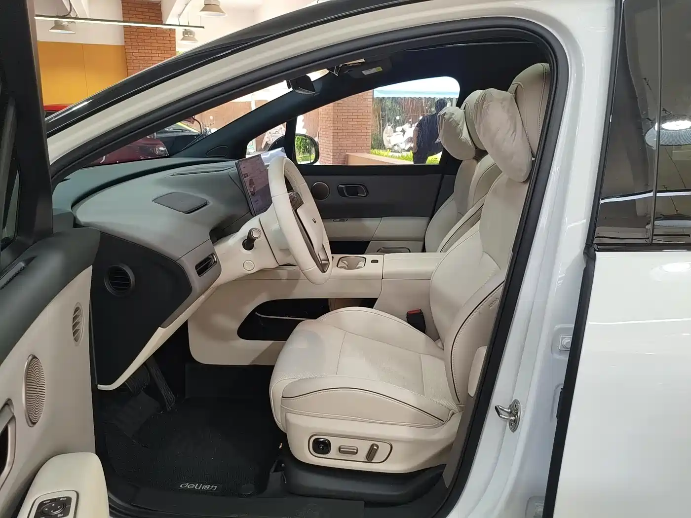 Li Auto i6 2026 2025 2WD Base Model