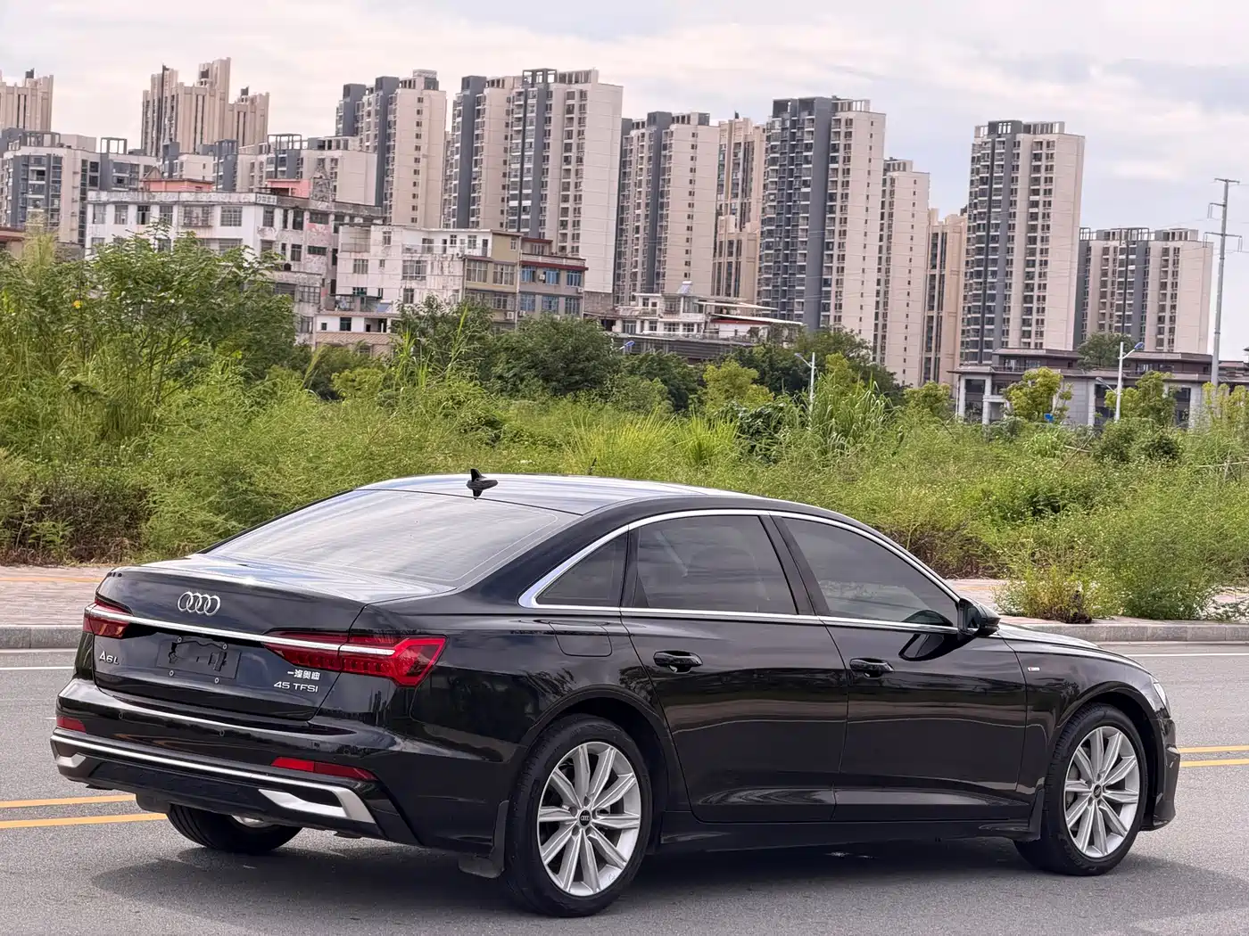 Фото 4 - Audi A6L