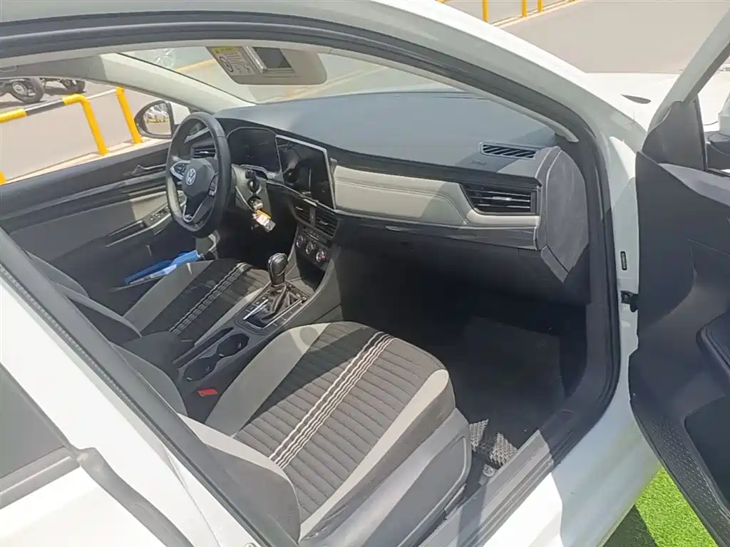 Volkswagen Bora 2024 200TSI DSG Smooth Ride Edition фото 25