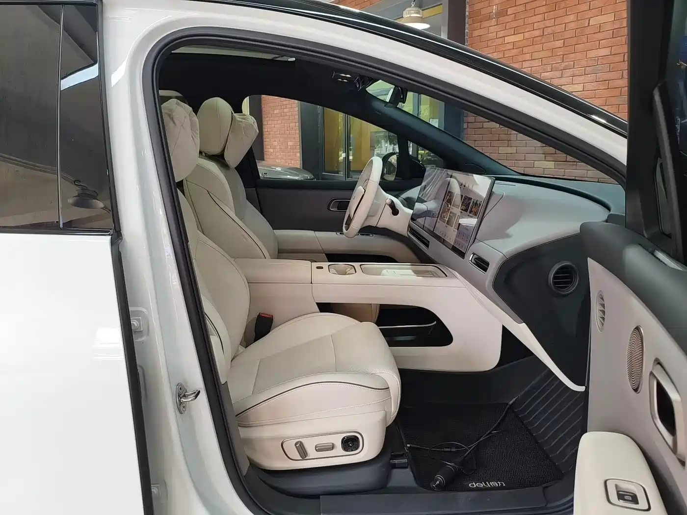 Li Auto i6 2026 2025 2WD Base Model