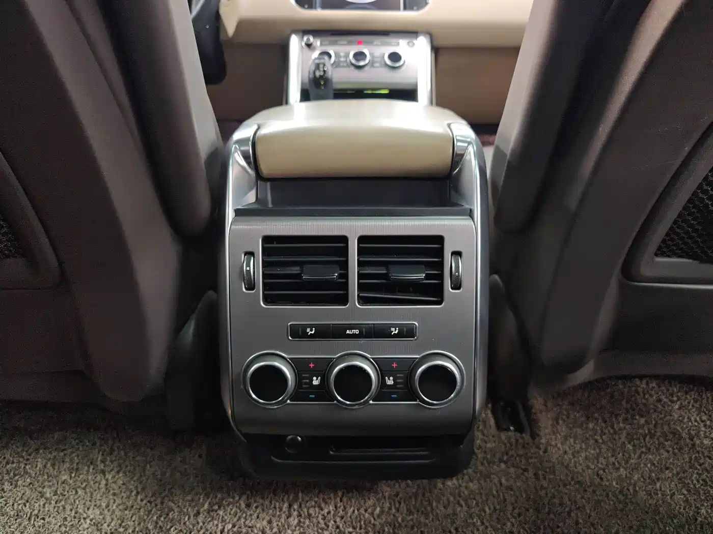 Land Rover Range Rover Sport 2014 3.0 SC V6 HSE фото 10