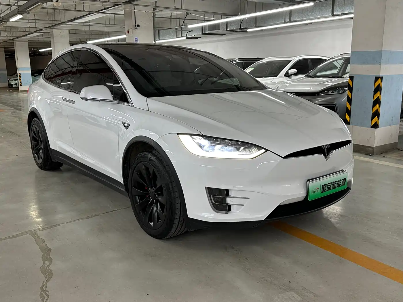 TESLA MODEL X