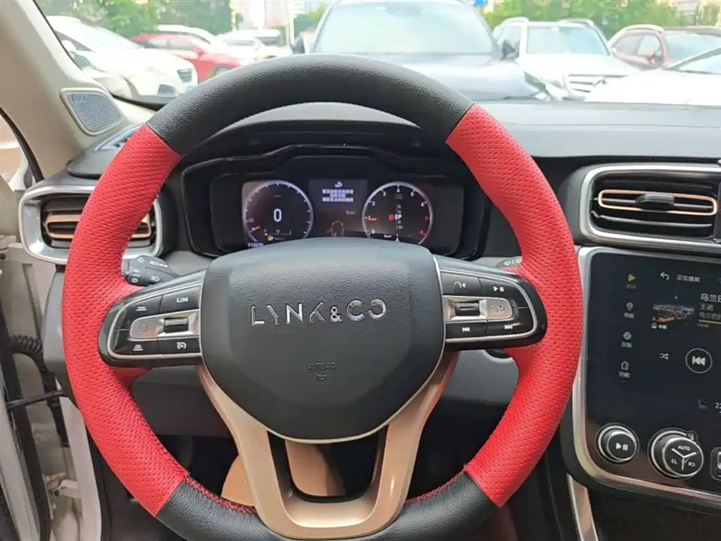 Lynk & Co 01 2017 2.0T 2WD Pro Version фото 11