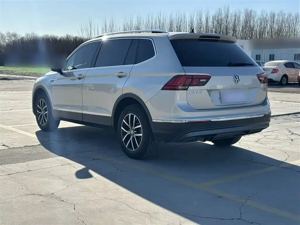 Volkswagen Tiguan L 2017 330TSI Automatic 2WD Luxury Edition фото 24