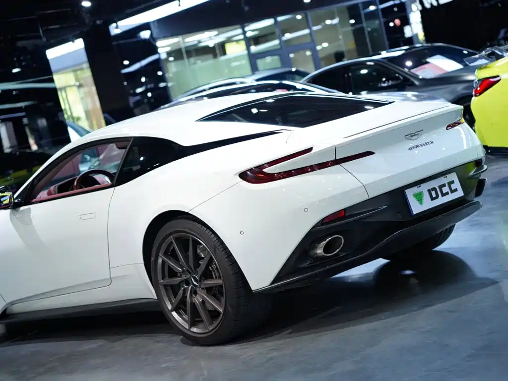 Aston Martin DB11 2022 2020 4.0T V8 Coupe