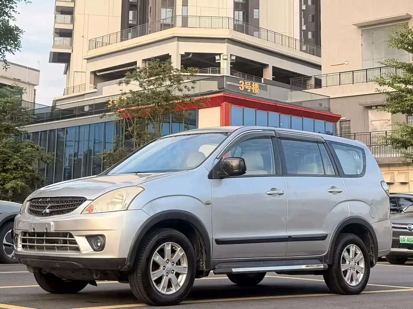 Mitsubishi Zinger 2014 2011 2.0L Manual Luxury