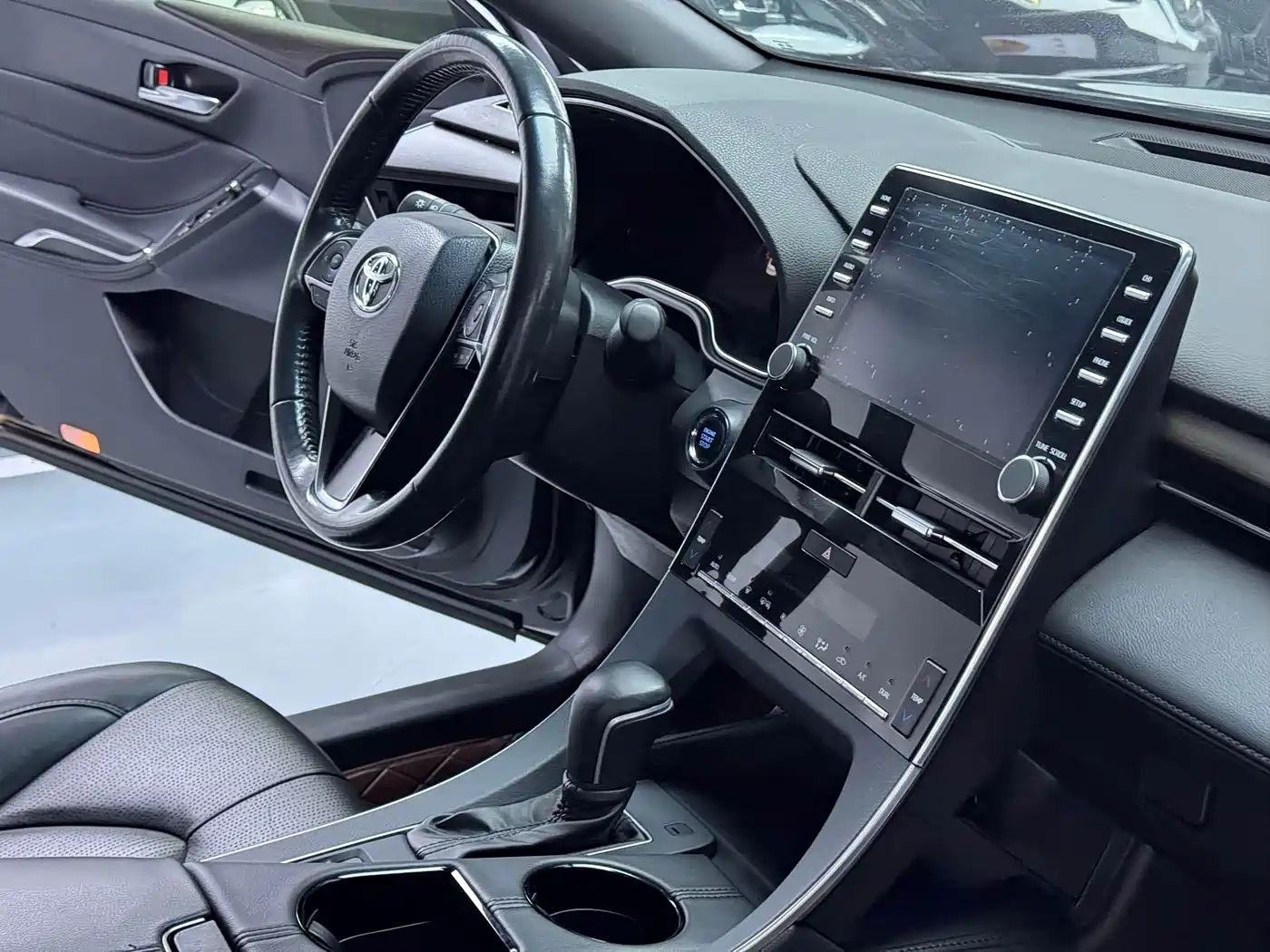Toyota Avalon 2022 2.0L XLE Premium фото 13