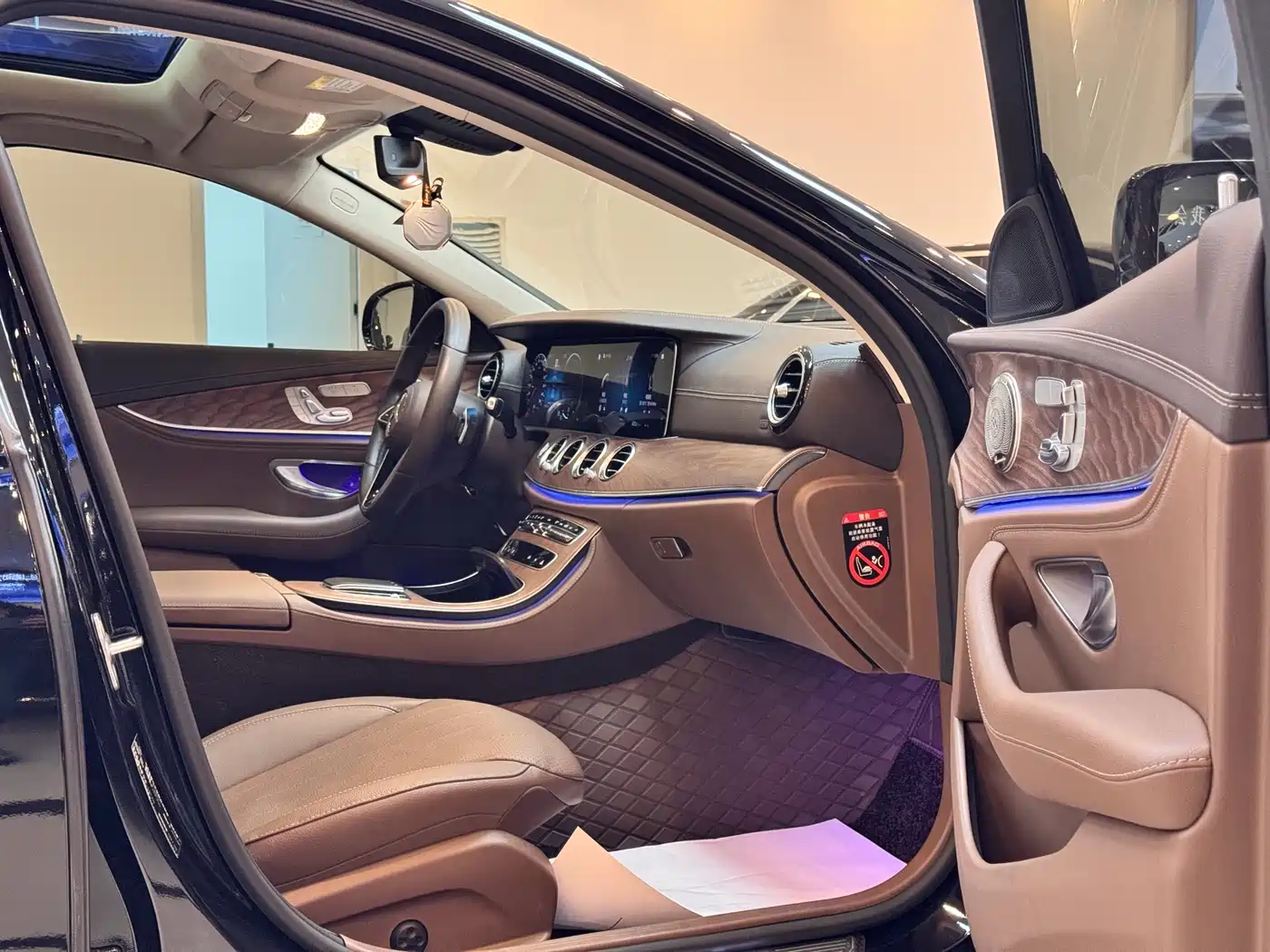 Mercedes-Benz E-Class 2023 E 300 L Fashion фото 12