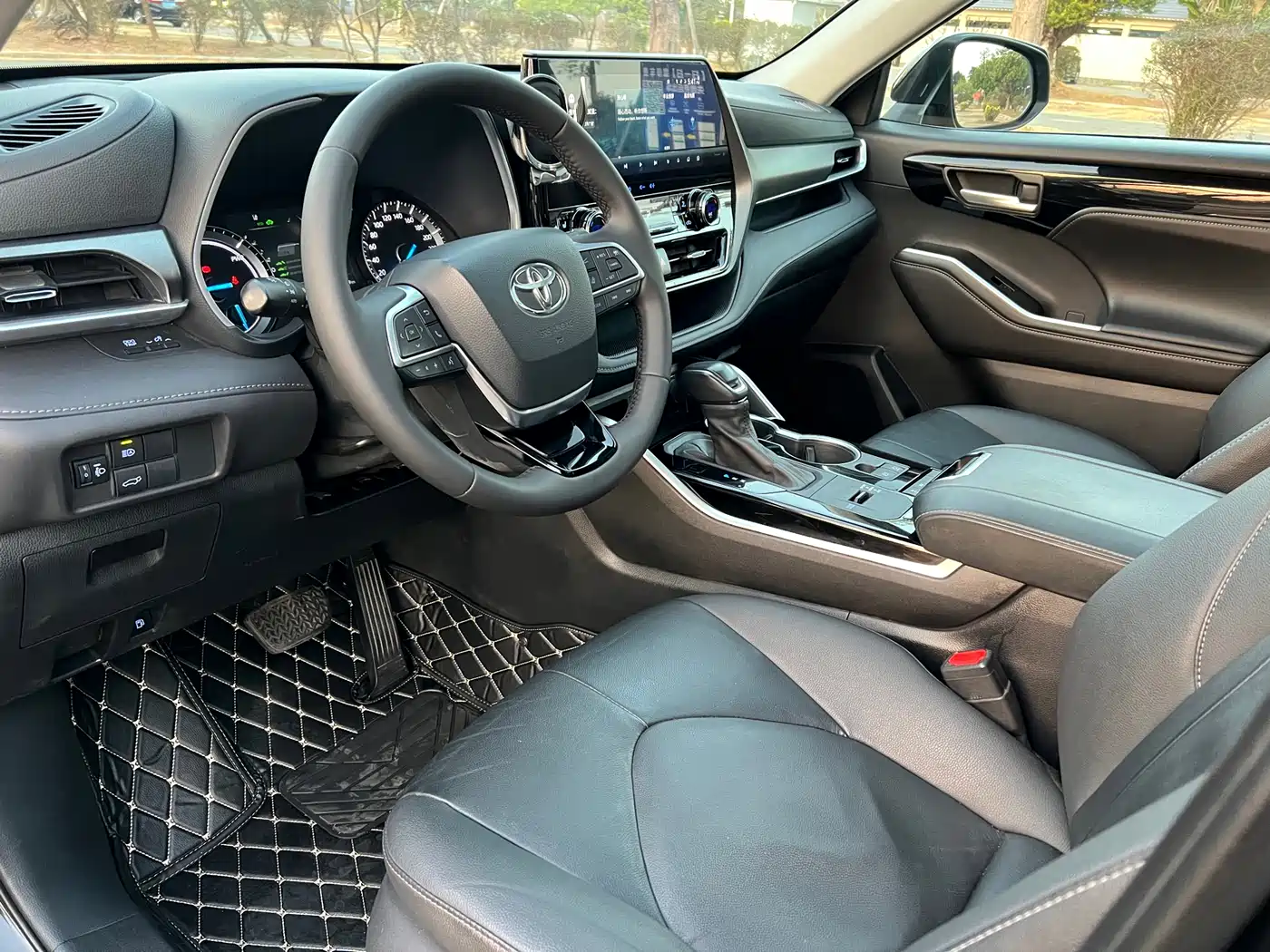 Toyota Highlander 2022 Dual Engine 2.5L 2WD Premium 7-Seater фото 11