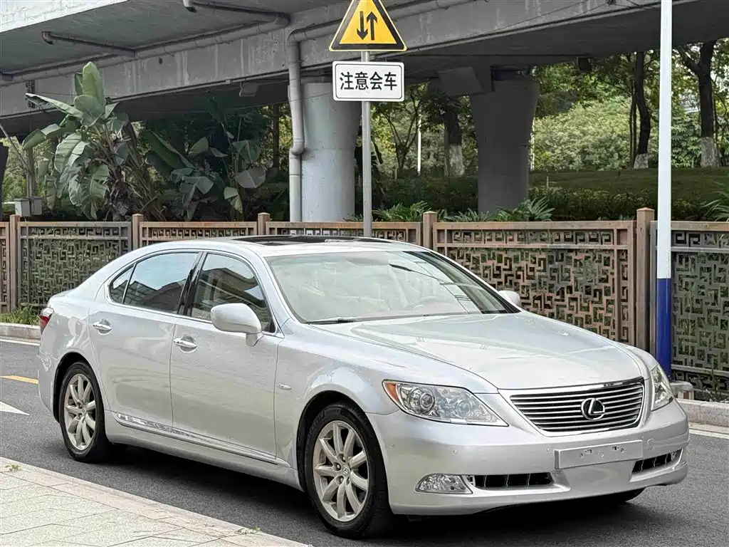 Lexus LS 2006 Model 460 фото 11