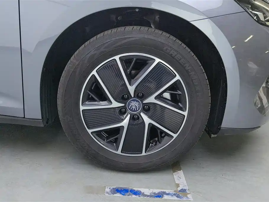 BYD Qin L 2024 DM-i 120KM Superior Edition фото 6