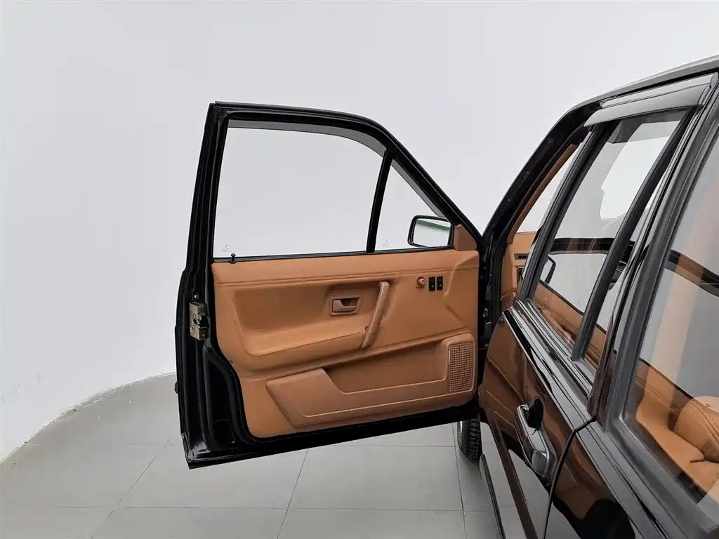 Volkswagen Santana Classic 2007 Model 1.8L Scenic Edition фото 8