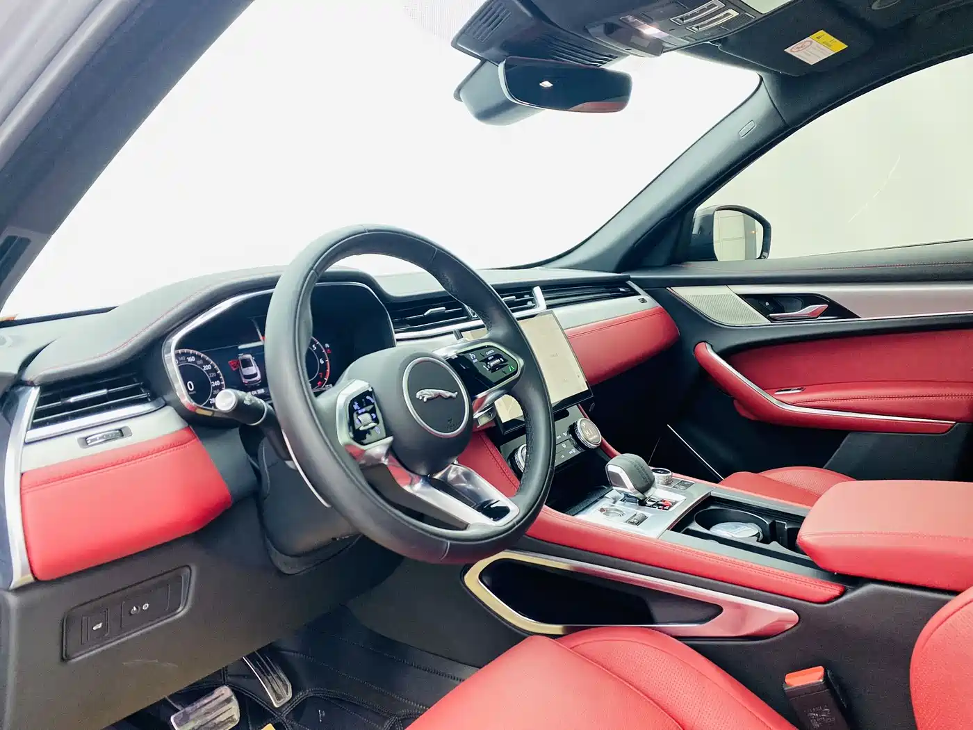 Jaguar F-PACE 2024 2024 P250 R-Dynamic SE