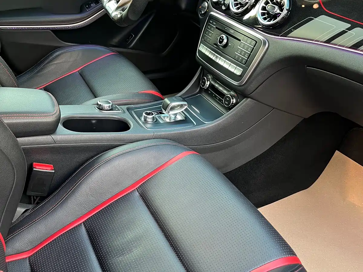 Mercedes-Benz GLA AMG 2018 2017 AMG GLA 45 4MATIC