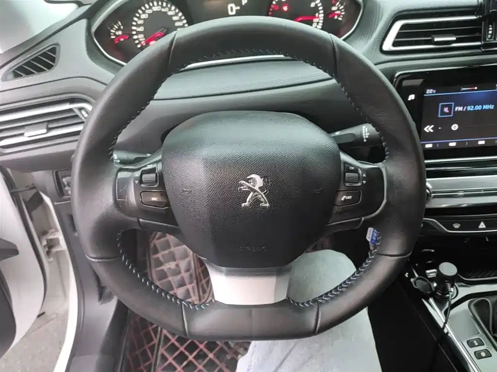 Peugeot 308 2016 1.6L Automatic Luxury фото 11
