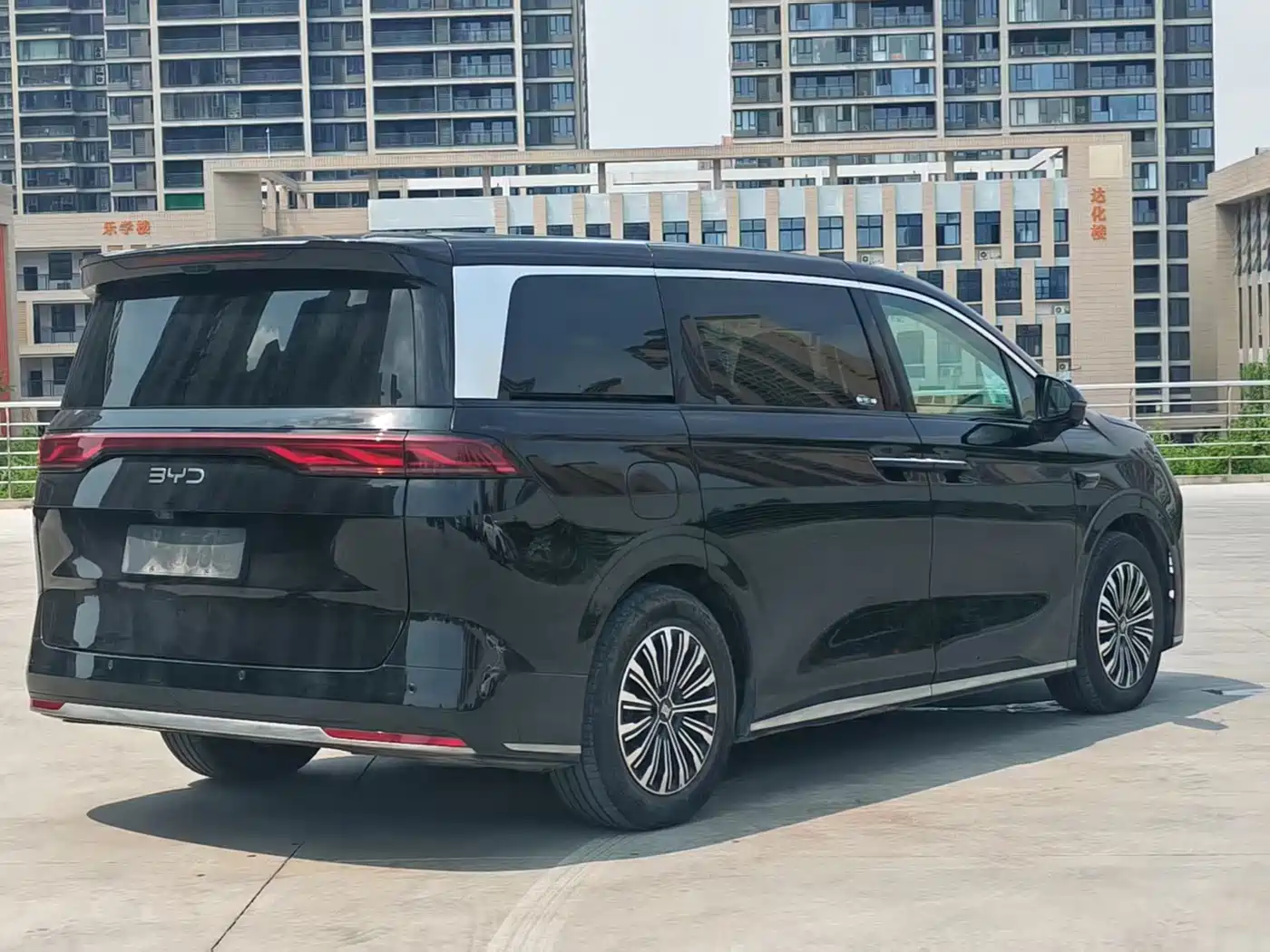 BYD Xia 2025 2025 DM-i 1.5T 180km Excellence