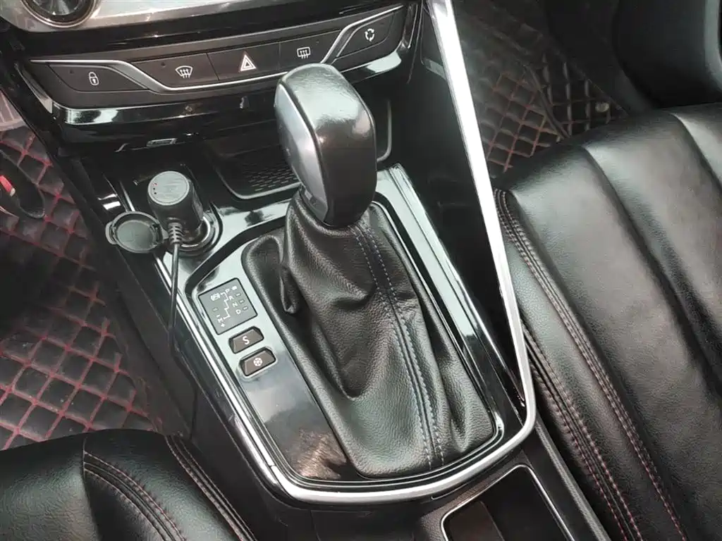 Peugeot 308 2016 1.6L Automatic Luxury фото 14