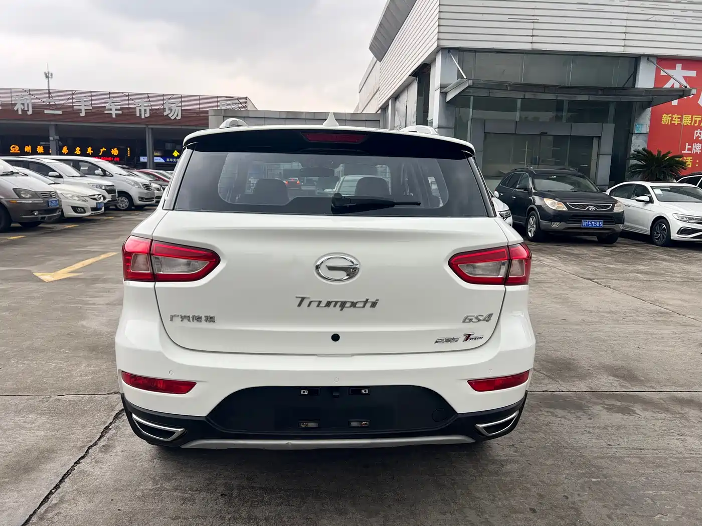 GAC Trumpchi Trumpchi GS4 2016 235T G-DCT Elite Edition фото 4