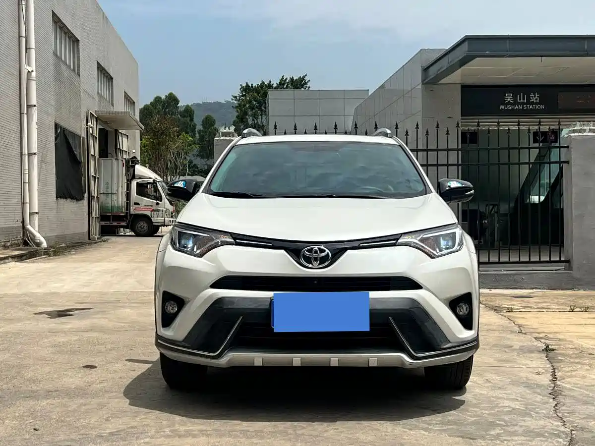 Toyota RAV4 Rongfang 2018 2.0L CVT 2WD Trend X Edition фото 2