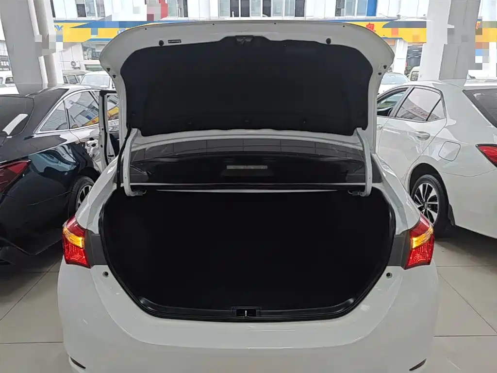 Toyota Corolla 2018 1.2T S-CVT GL-i Smart Shine Edition фото 19