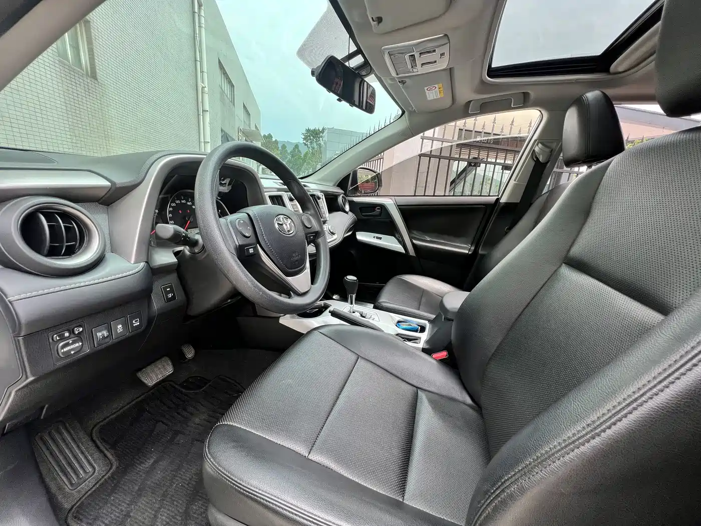 Toyota RAV4 Rongfang 2018 2.0L CVT 2WD Trend X Edition фото 4