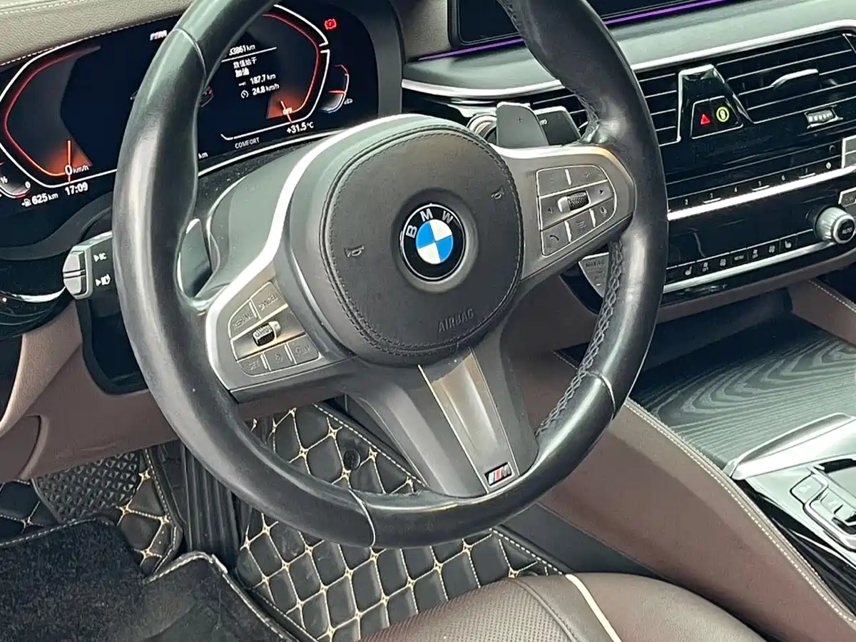 BMW 5 Series 2023 530Li Leading M Sport Package фото 4