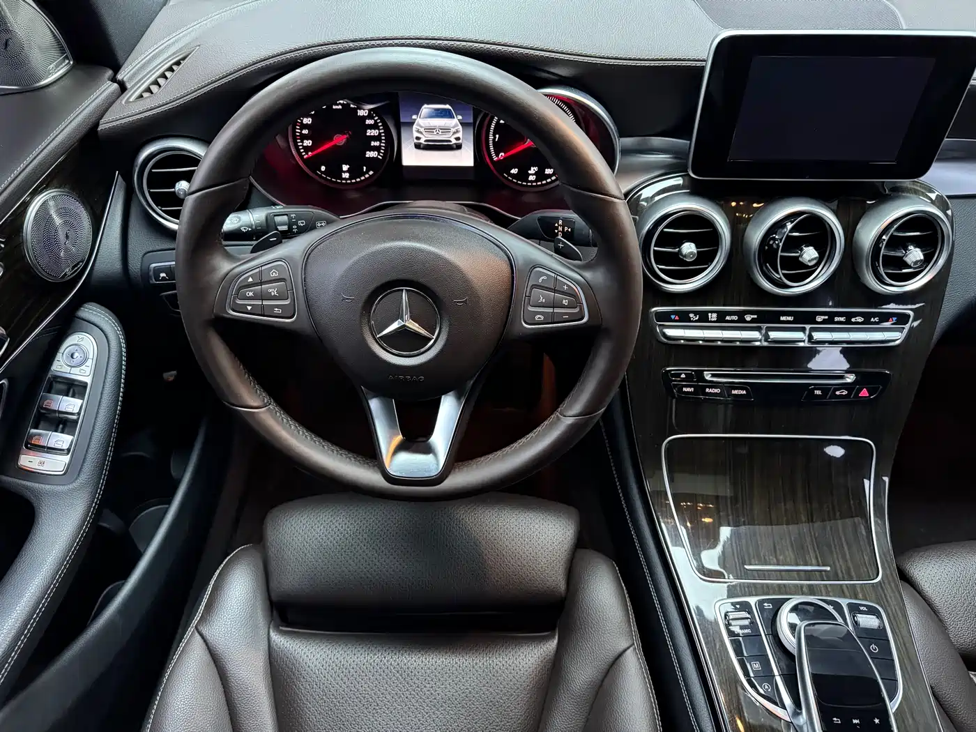 Mercedes-Benz GLC 2018 GLC 260 4MATIC Luxury фото 10