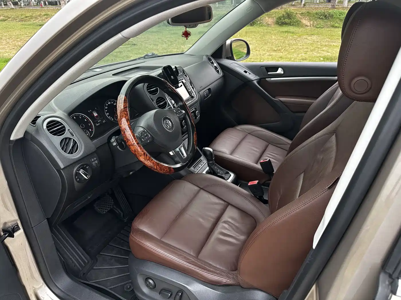 Volkswagen Tiguan 2015 2.0TSI Comfort Edition фото 13