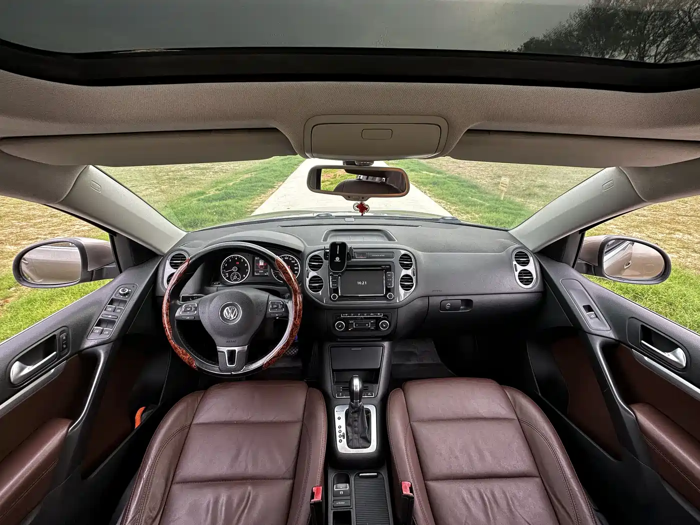 Volkswagen Tiguan 2015 2.0TSI Comfort Edition фото 20